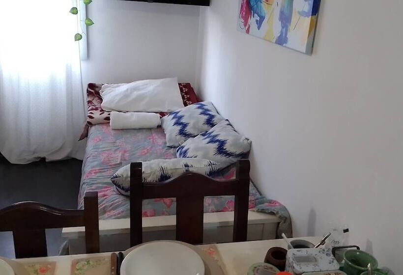 هتل Alojamiento Ezeiza 4