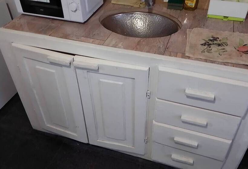 هتل Alojamiento Ezeiza 4