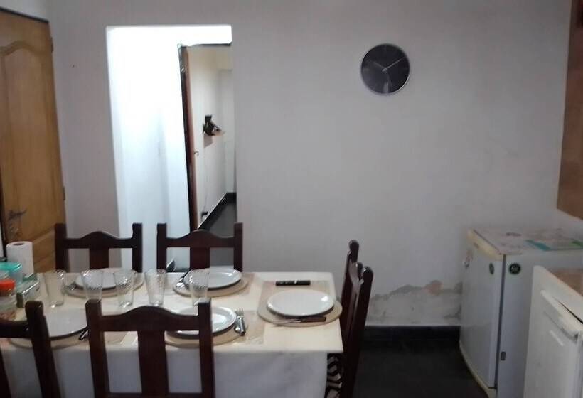 هتل Alojamiento Ezeiza 4