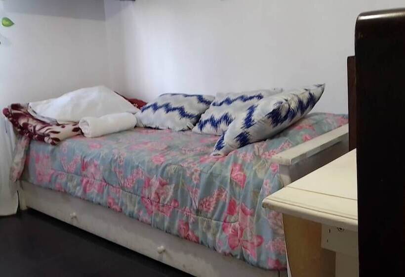 هتل Alojamiento Ezeiza 4