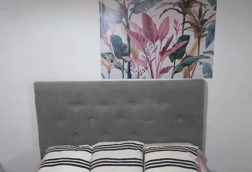 هتل Alojamiento Ezeiza 4