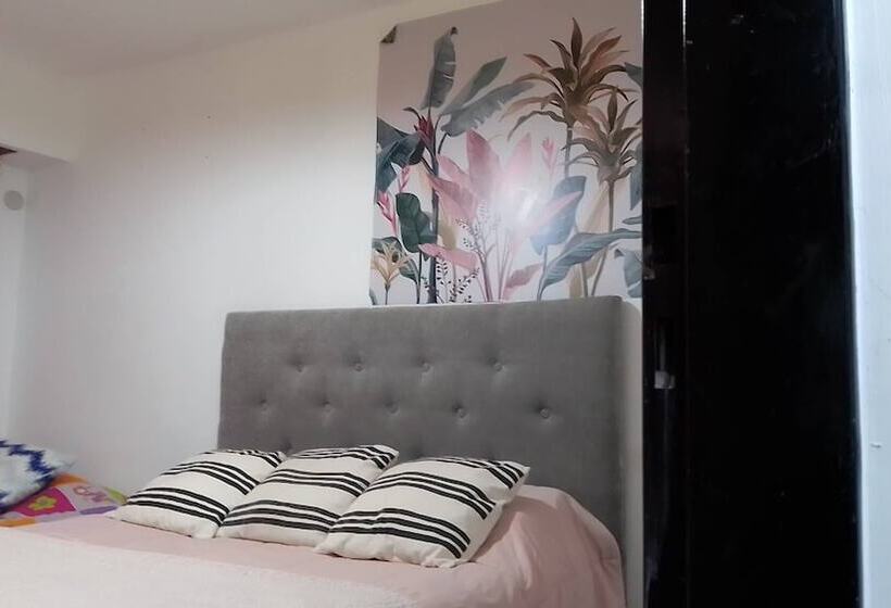 هتل Alojamiento Ezeiza 4