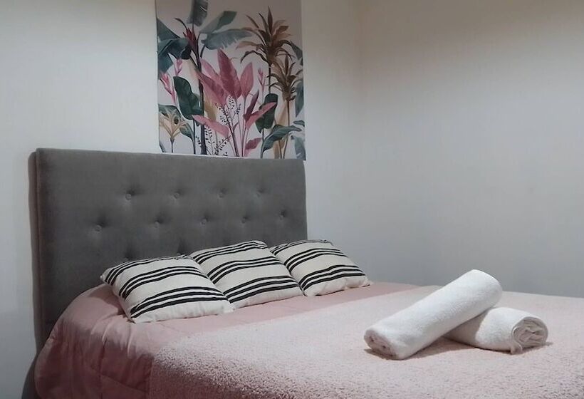 هتل Alojamiento Ezeiza 4