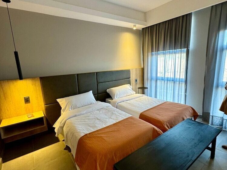 Отель Amerian Chacras De Coria