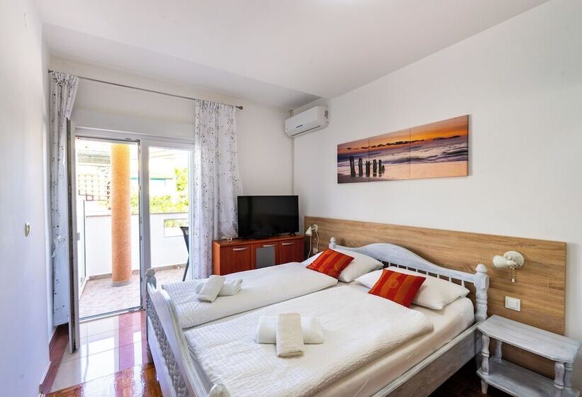 酒店 Beach House Apartments Vodice