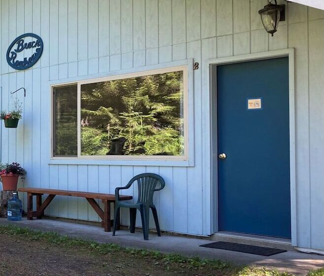 فندق Beachroadhouse