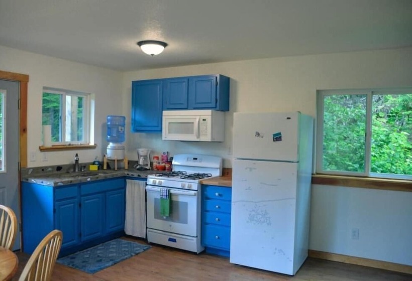 فندق Beachroadhouse