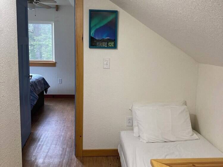 فندق Beachroadhouse