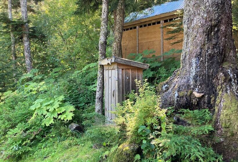 فندق Beachroadhouse