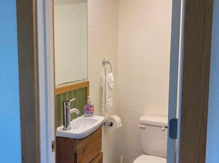 فندق Beachroadhouse