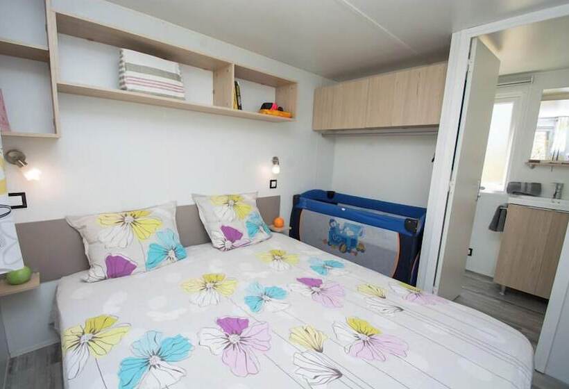 ホテル Camping Le Luberon