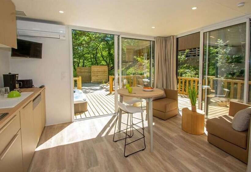 ホテル Camping Le Luberon