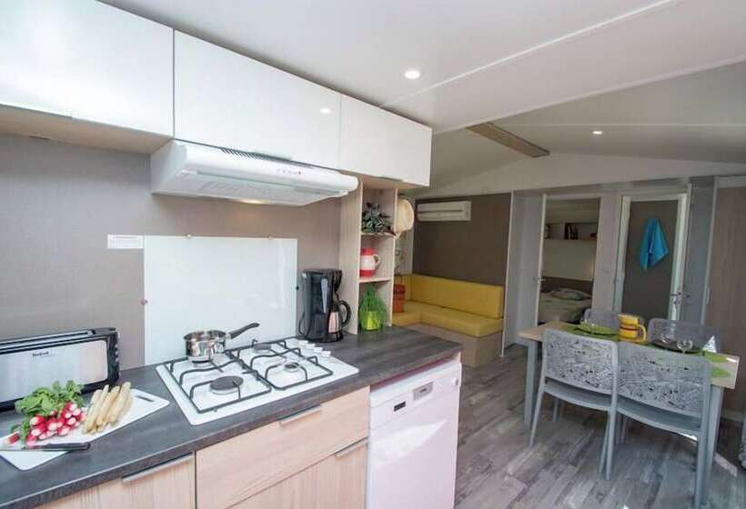 ホテル Camping Le Luberon