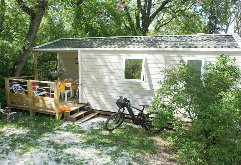 ホテル Camping Le Luberon