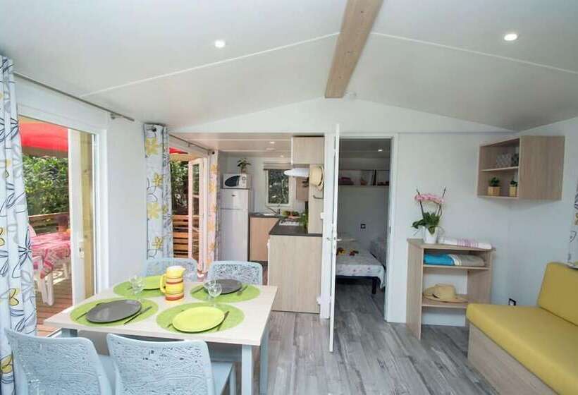 ホテル Camping Le Luberon