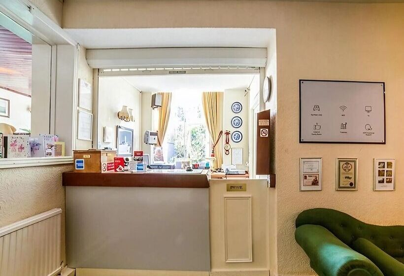 ホテル Cumberland