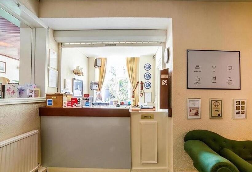 ホテル Cumberland