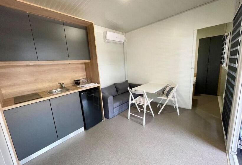 酒店 Mobile Home Mia