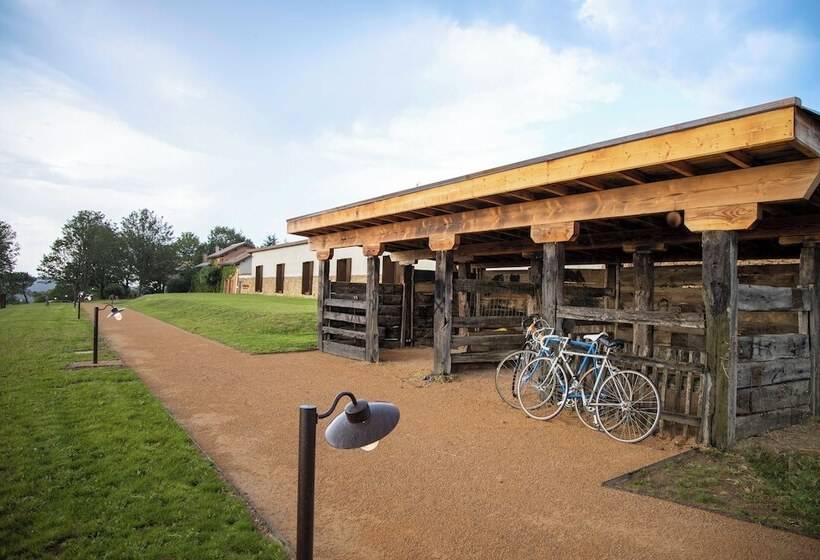 Отель Domaine Les Lanternes