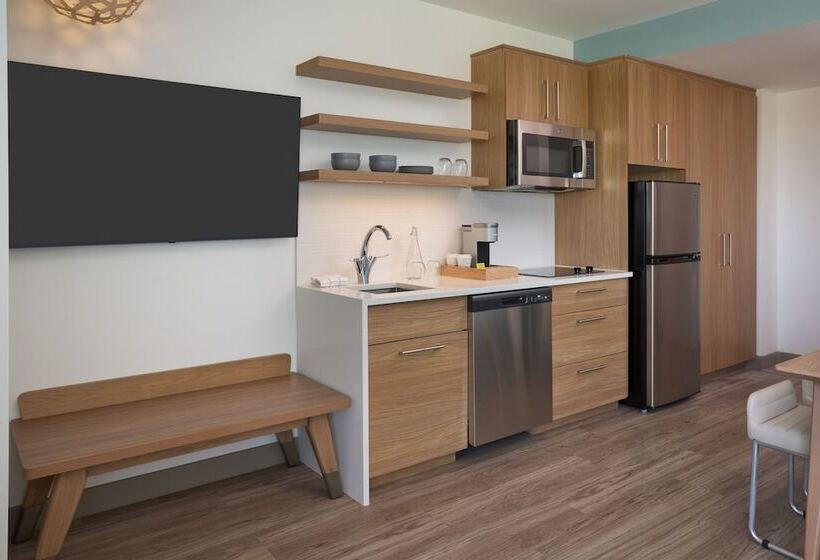 هتل Element Melbourne Oceanfront