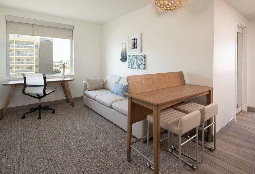 هتل Element Melbourne Oceanfront