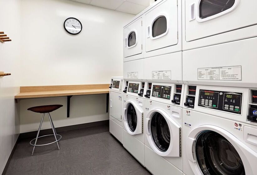 호텔 Element Melbourne Oceanfront