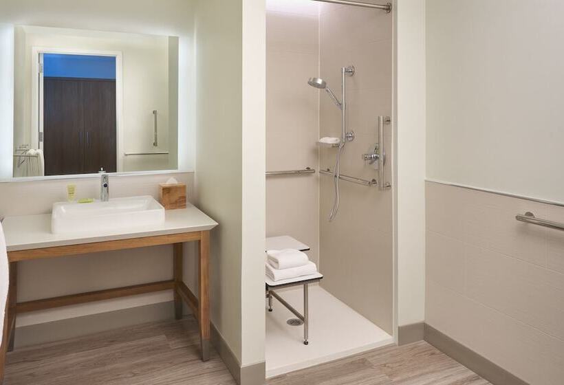 هتل Element Melbourne Oceanfront