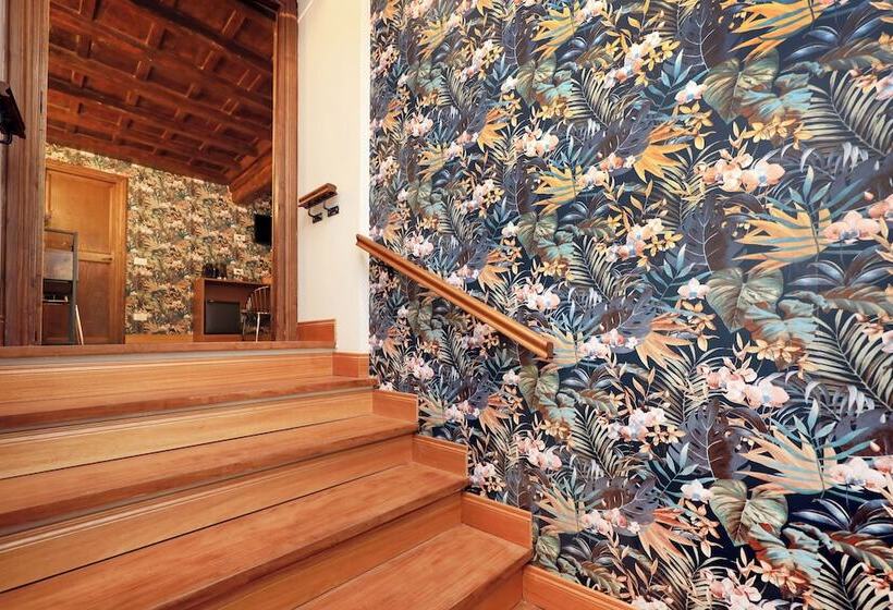 בית מלון כפרי Golden Pantheon Rooms