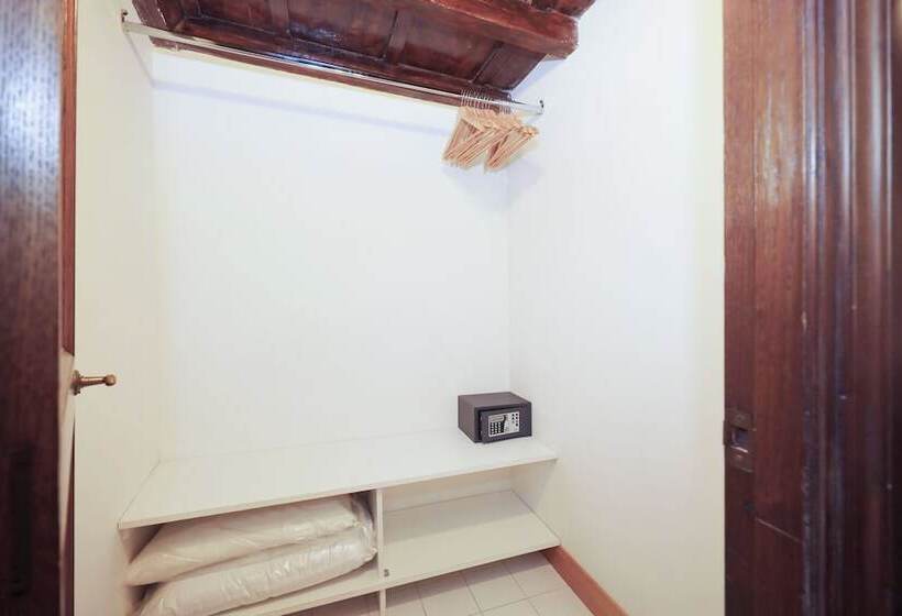 בית מלון כפרי Golden Pantheon Rooms