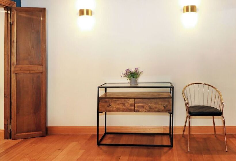 בית מלון כפרי Golden Pantheon Rooms