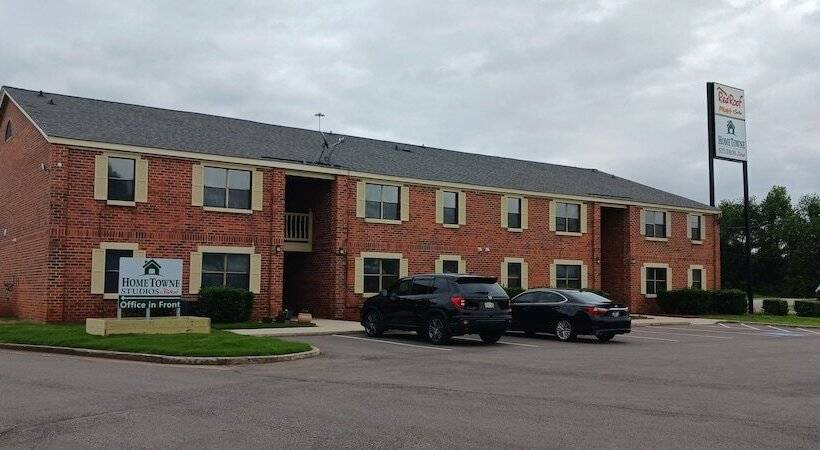 هتل Hometowne Studios By Red Roof Huntsville   Madison