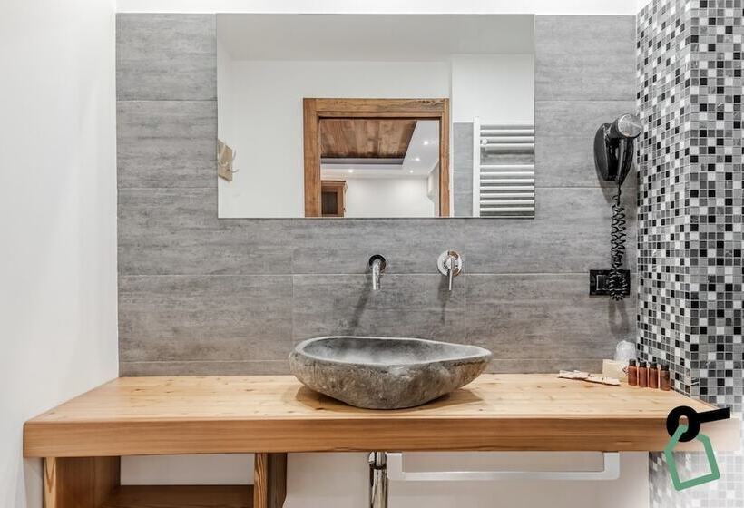 فندق Hotiday Room Collection   Sauze Assietta