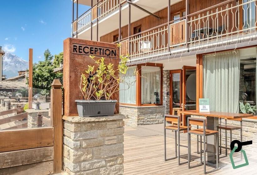 فندق Hotiday Room Collection   Sauze Assietta