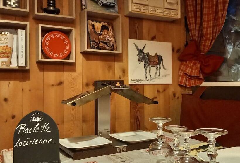 Отель Hôtel Restaurant Le Montlo 48