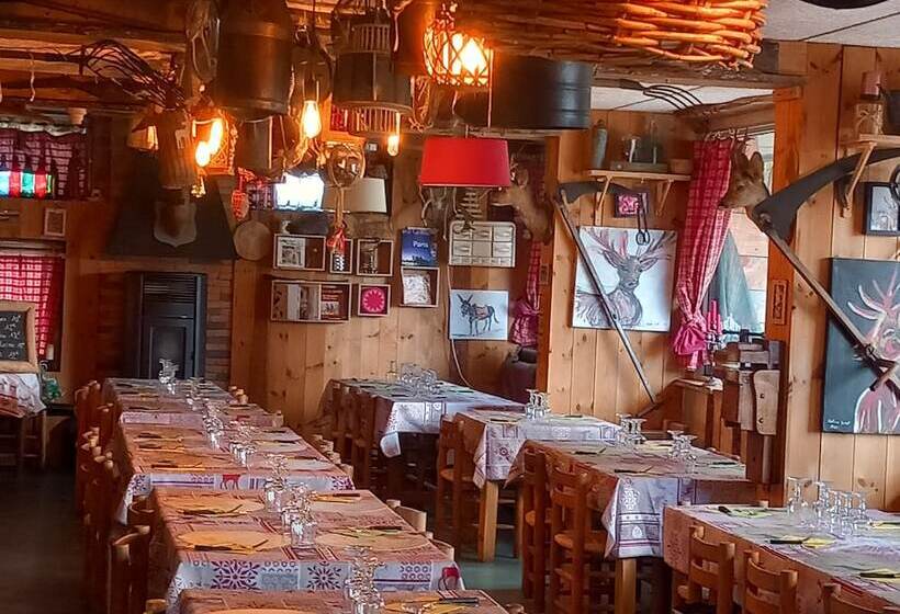 Отель Hôtel Restaurant Le Montlo 48