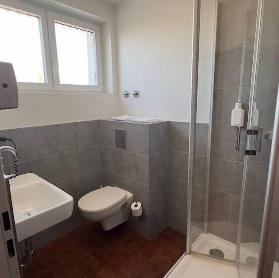 فندق Ishi Inn Wolfsburg