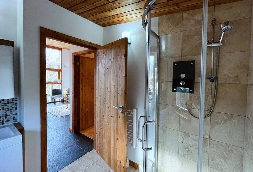 Отель Lazybed Accommodation