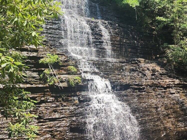 فندق Lodge At Tellico