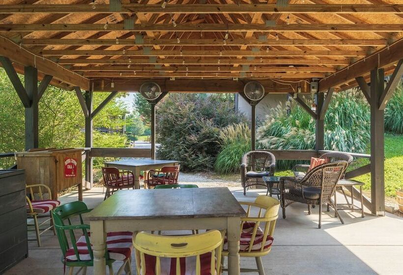 فندق Lodge At Tellico