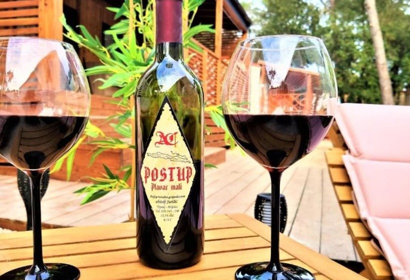 Отель Mobile Homes Bugi