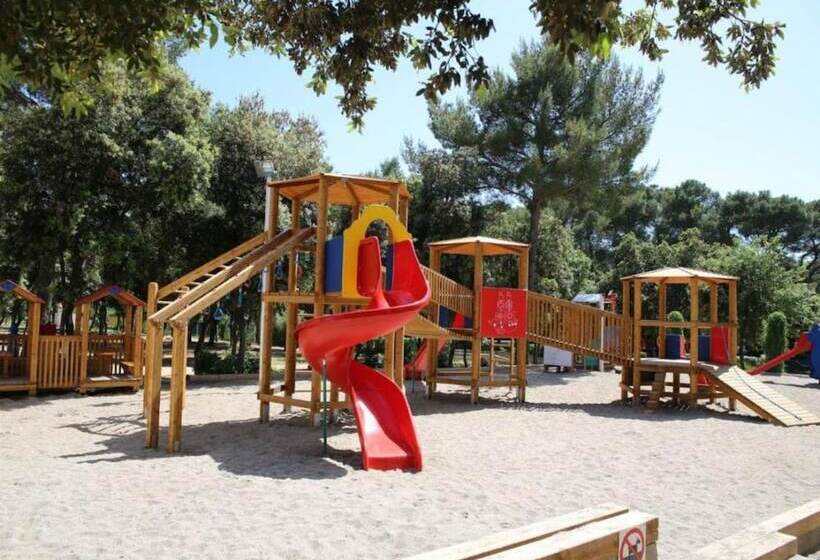 Отель Mobile Homes Bugi