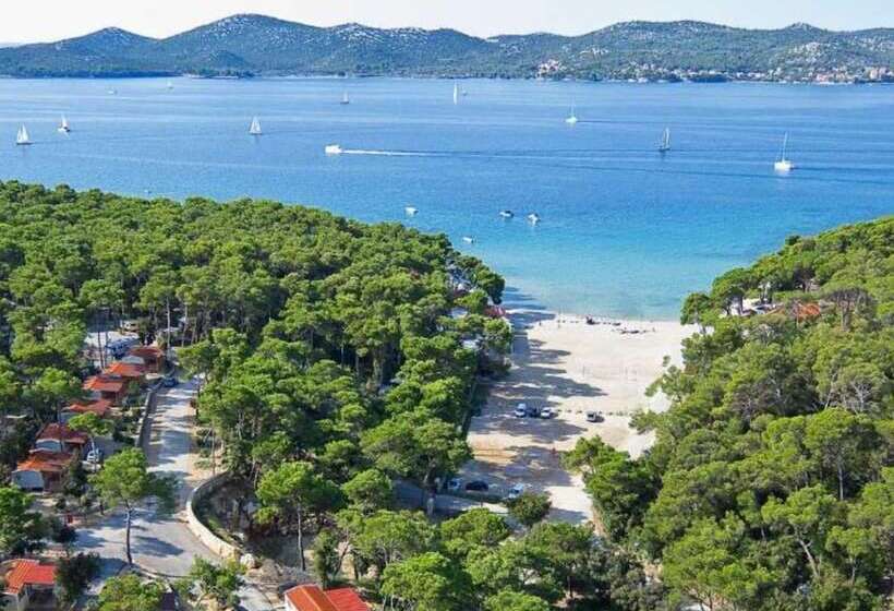 Отель Mobile Homes Bugi