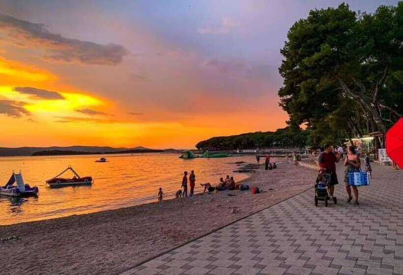 Отель Mobile Homes Bugi