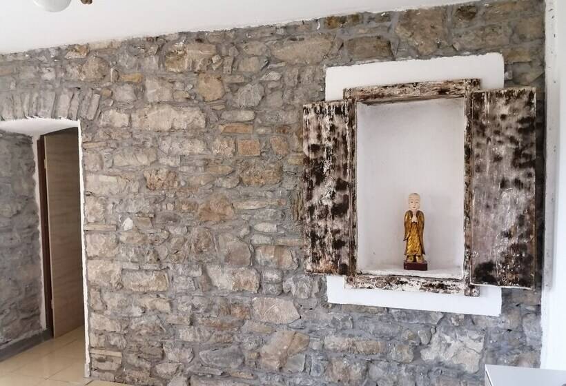 田舎風ホテル La Debbia Ranch