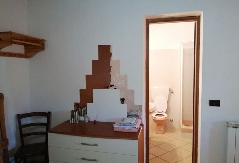 田舎風ホテル La Debbia Ranch