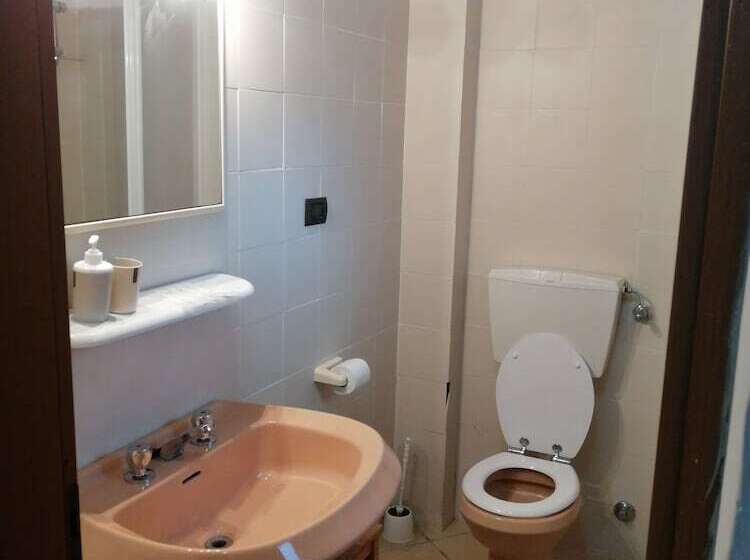 田舎風ホテル La Debbia Ranch