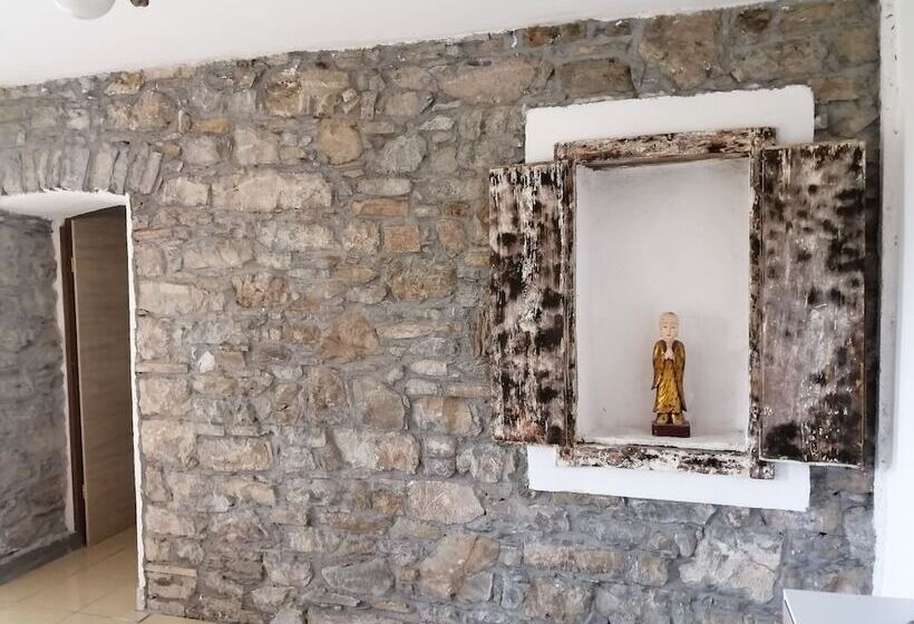 田舎風ホテル La Debbia Ranch