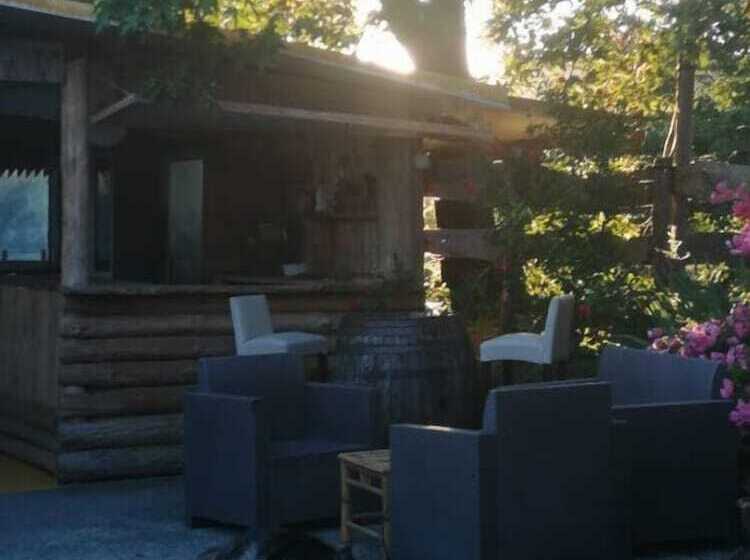 田舎風ホテル La Debbia Ranch