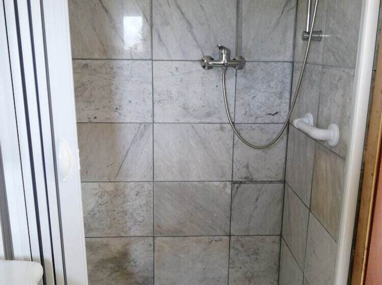 田舎風ホテル La Debbia Ranch