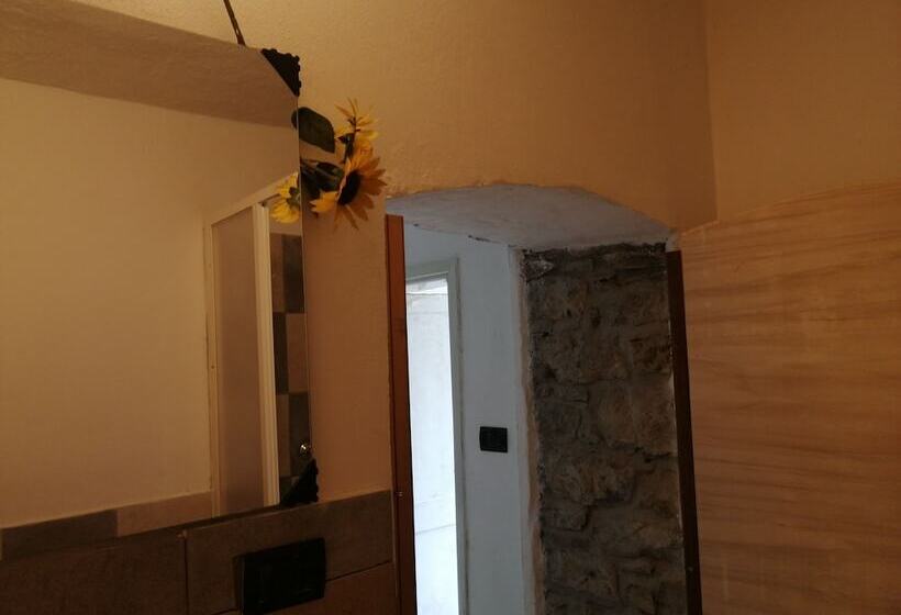 田舎風ホテル La Debbia Ranch